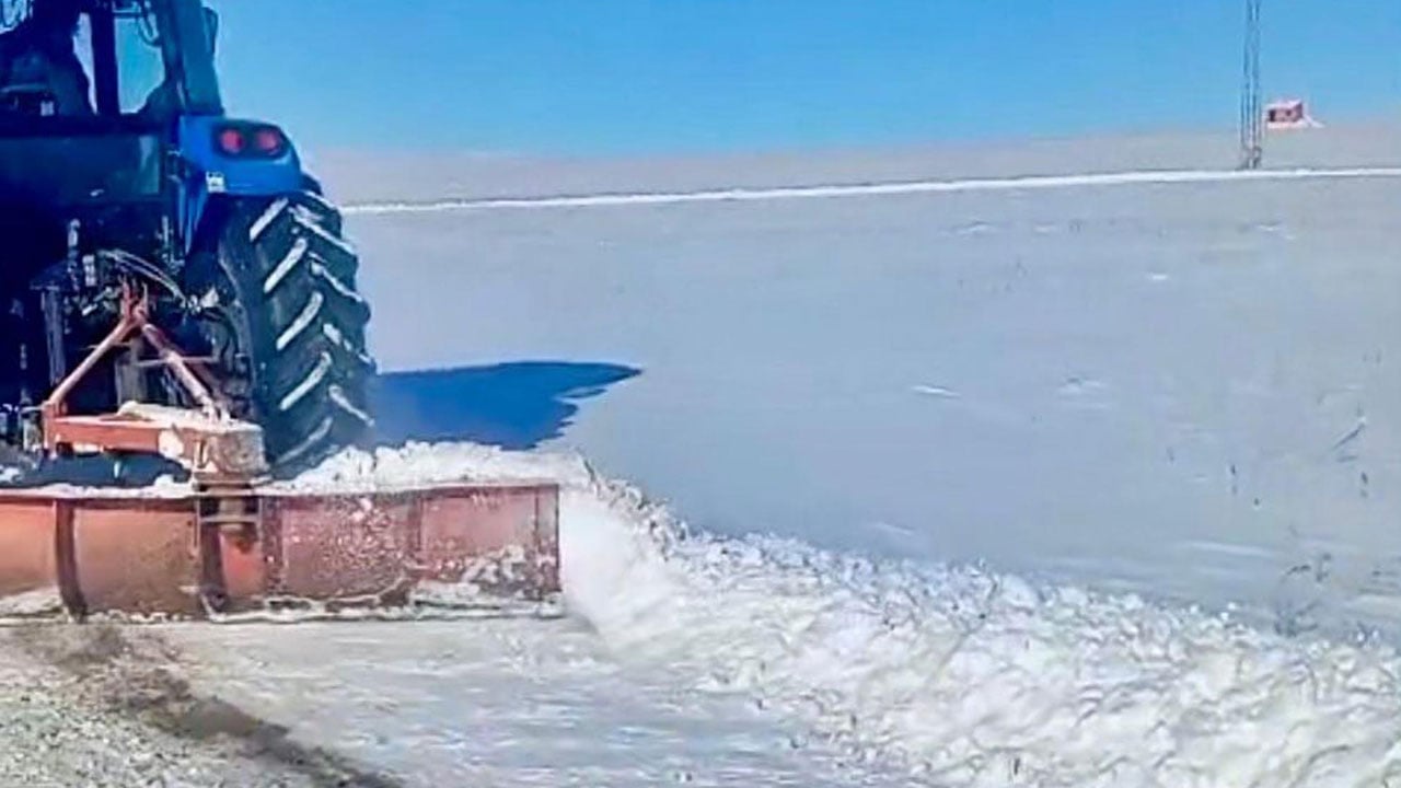 Foto - "Her şeyi devletten beklememek lazım" dediler! İmeceyle yollar ulaşıma açıldı