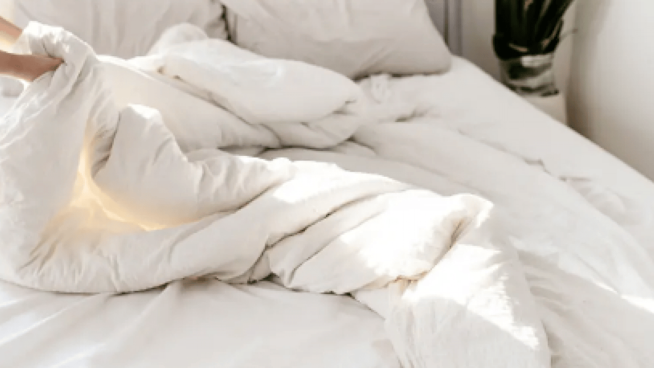 Foto - Her yerden leke fışkırmaya başlarsa şayet... Yorgandaki sarı lekelerin tek çözümü...