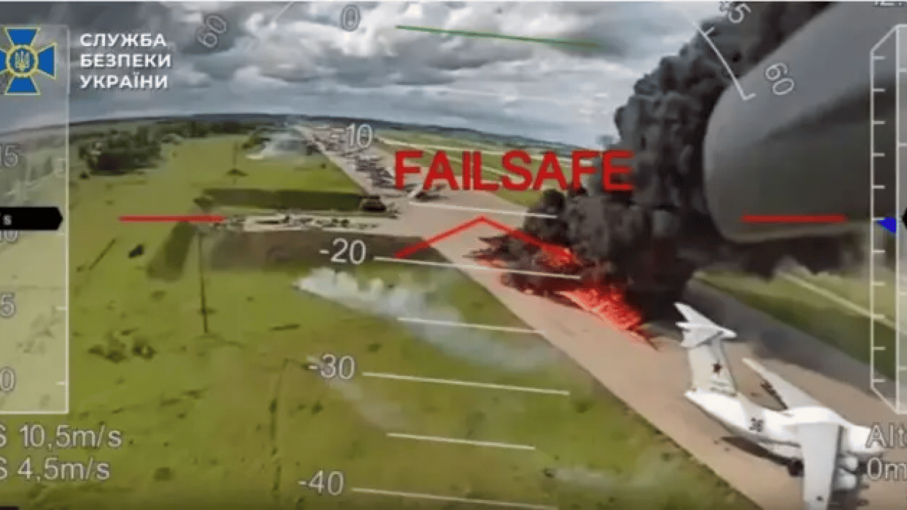 Foto - Herkes ABD İran’ı vuracak mı diye beklerken 400’den fazla İHA ile saldırdılar!