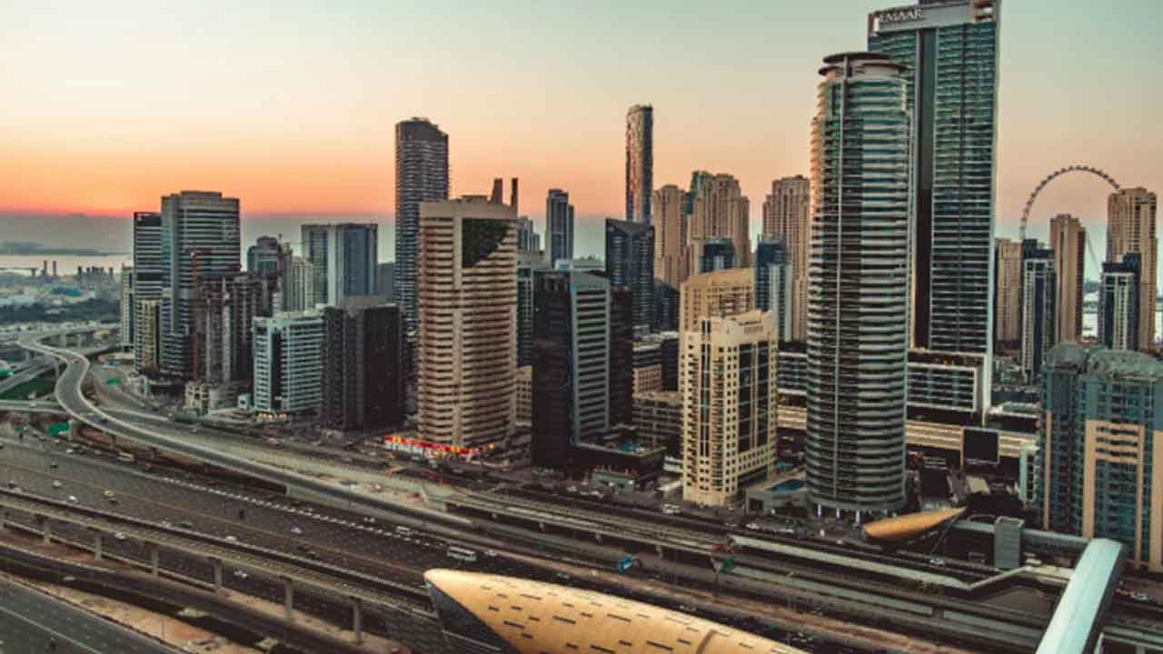 Foto - Herkes bu işe şaştı kaldı: BAE şoku yaşarken Türkiye'ye CV yağmaya başladı