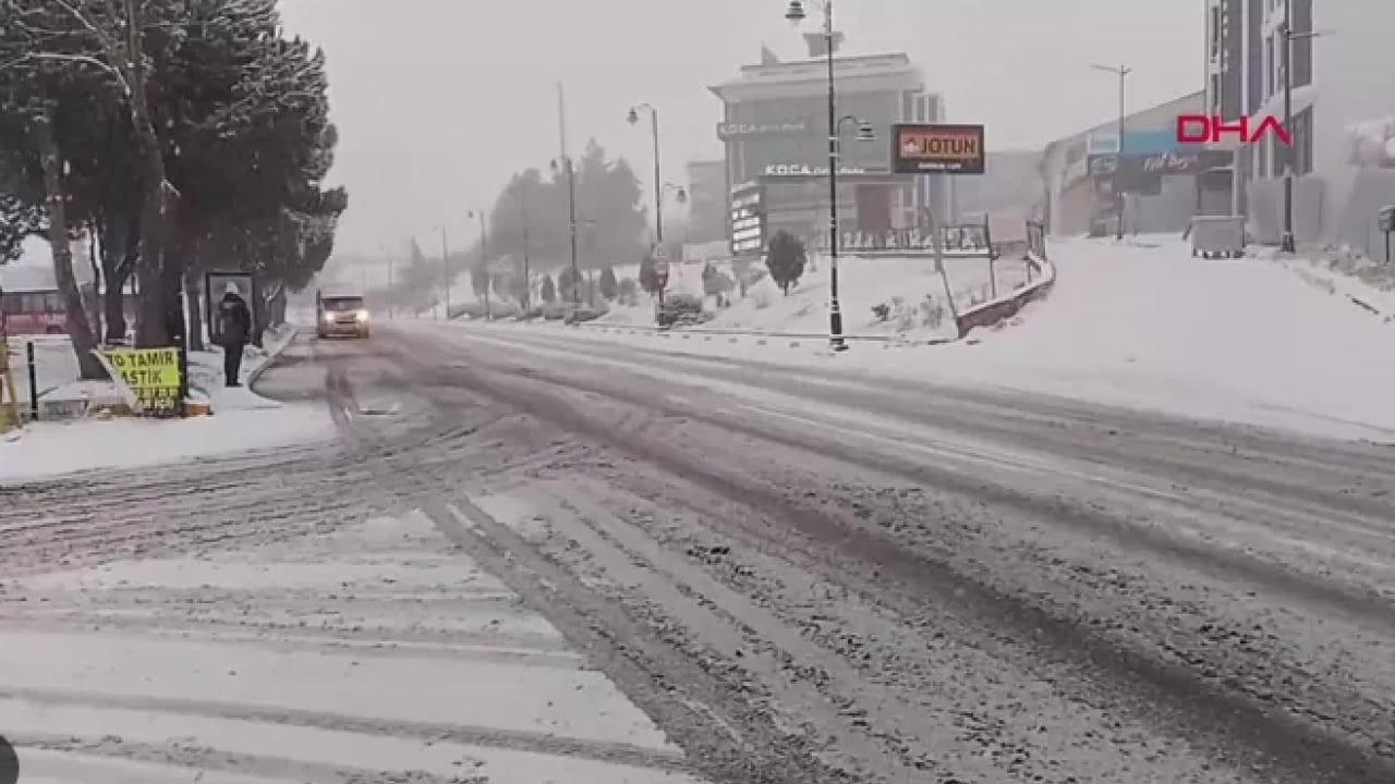 Foto - Herkes bunu merak ediyor: İstanbul'da kar kaç gün devam edecek?