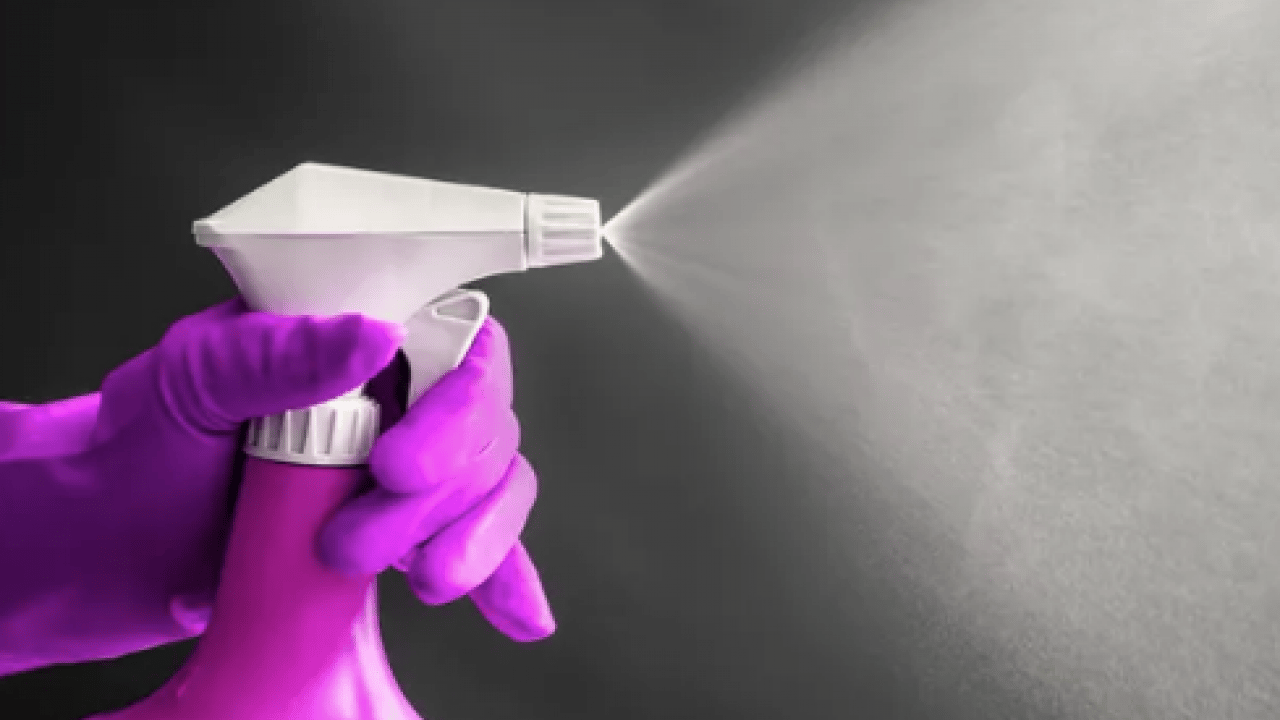 Herkes bunu yapıyor ama büyük hata! Beyaz sirkeyi bu 3 yerde sakın kullanmayın uyarısı!