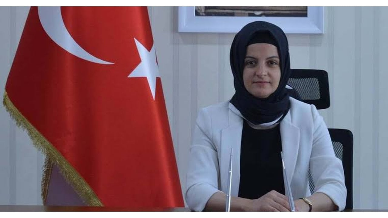 Foto - Herkes ters köşe oldu! Görevden alınan "taytlı vali"nin eşine sürpriz görev