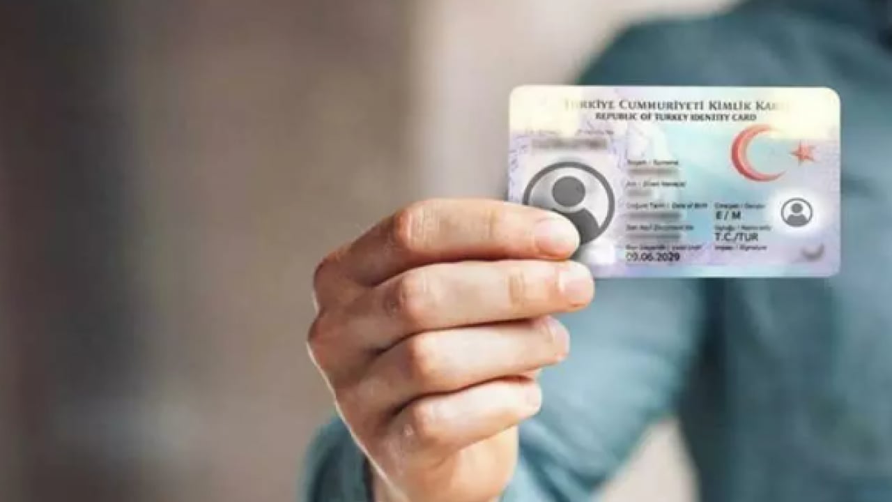 Foto - Herkesin alay konusu oldu: İşte en çok değiştirilen soyadı!