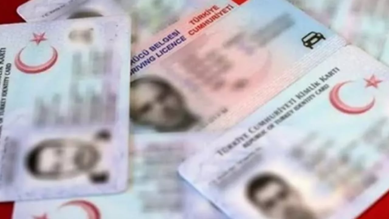 Foto - Herkesin alay konusu oldu: İşte en çok değiştirilen soyadı!