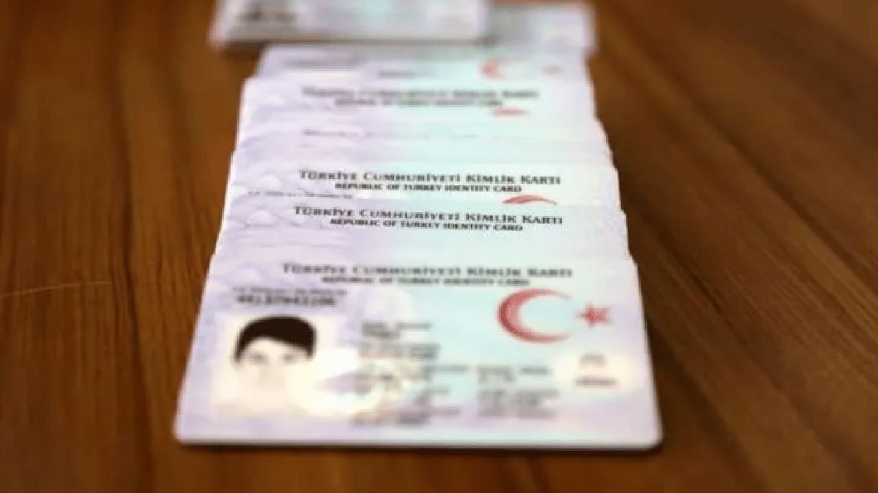 Foto - Herkesin alay konusu oldu: İşte en çok değiştirilen soyadı!