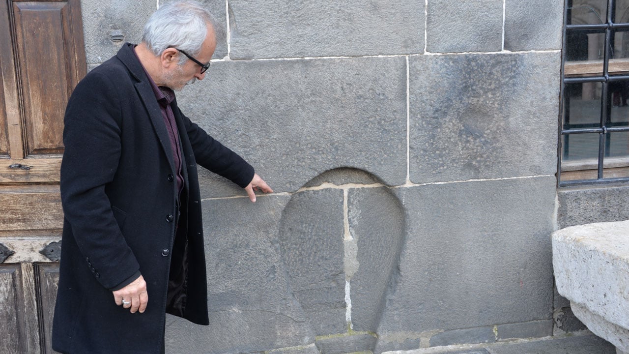 Foto - Herkesin merak ettiği gizem... Ulucami’nin duvarındaki boşluklar ne anlatıyor?