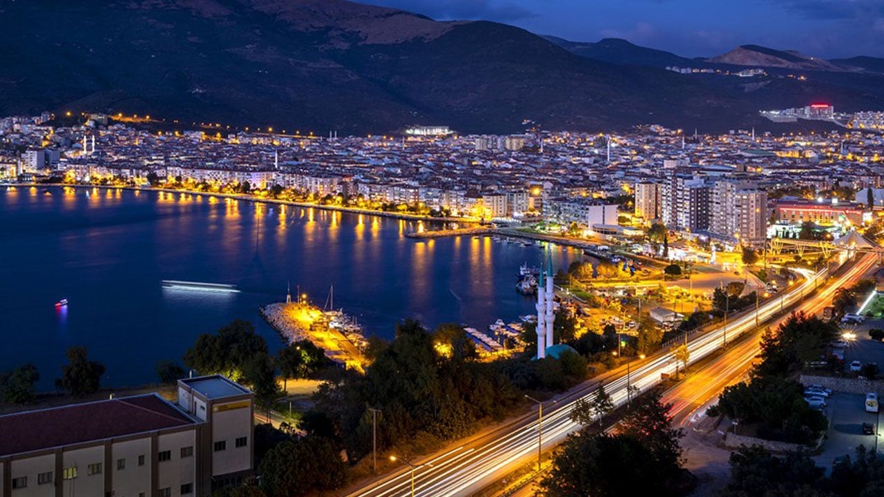 Foto - Herkesin merak ettiği konuya nokta koydu… Şener Üşümezsoy açıkladı! İstanbul’da 8 büyüklüğünde deprem olur mu? 