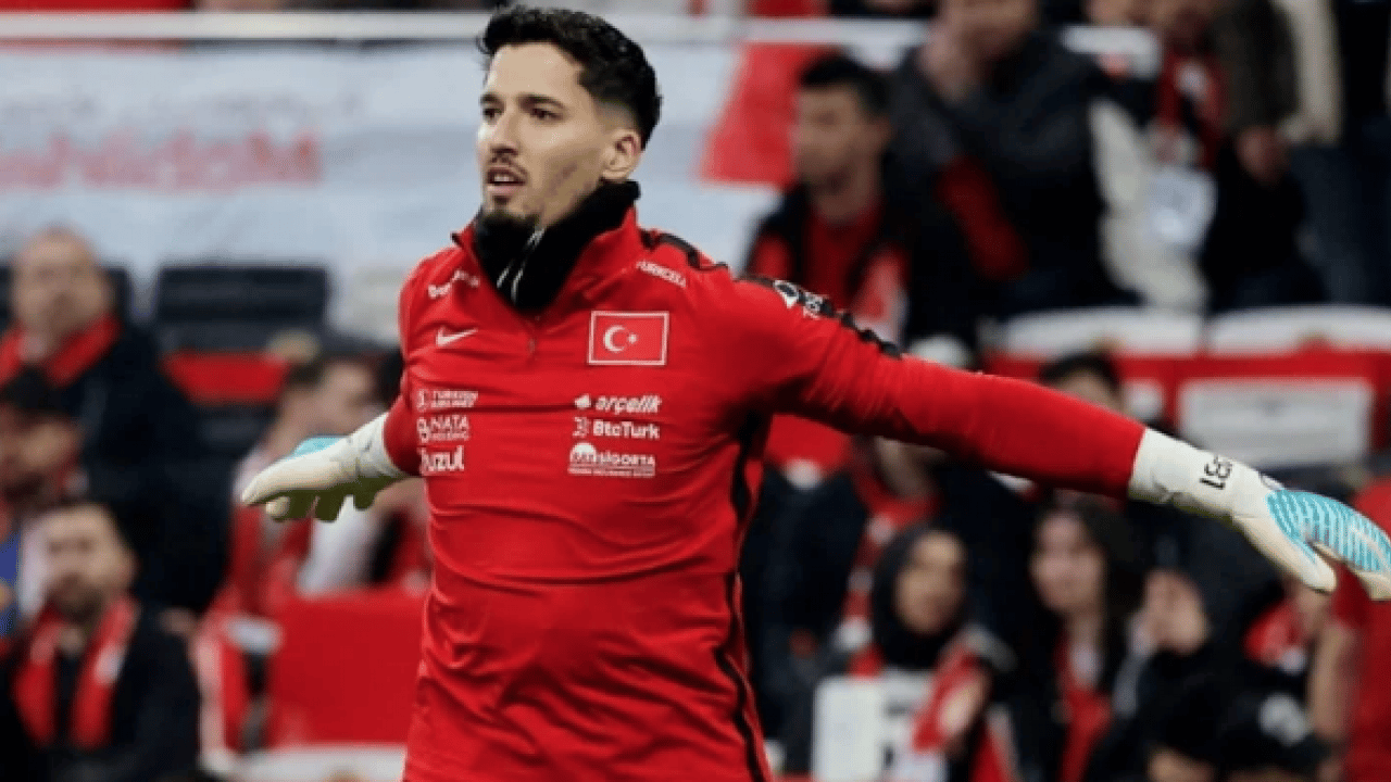 Foto - Hiç hesapta olmayan kararın açıklanması an meselesi... Beşiktaş, Altay Bayındır'la anlaşma sağladı