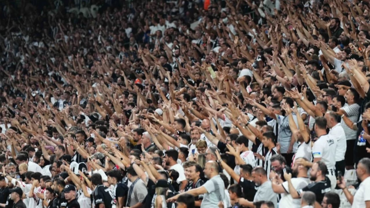 Foto - Hiç hesapta yoktu: Beşiktaş taraftarından istifa tezahüratı! Sergen Yalçın'la taraftar karşı karşıya! İstifa istediler