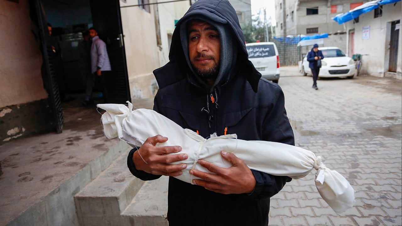 Foto - Hiçbir İslam ülkesi terörist İsrail’in inadını kıramıyor… Gazze’de 1 yaşındaki Muhammed de soğukta hayatını kaybetti