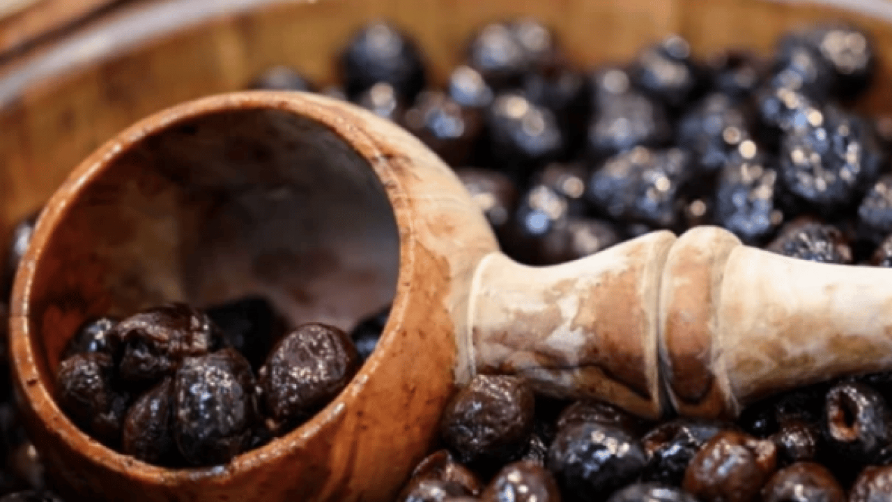 Foto - Hiçe sayan detaylar: Cam gibi parlayan siyah zeytinler aslında boya içeriyor