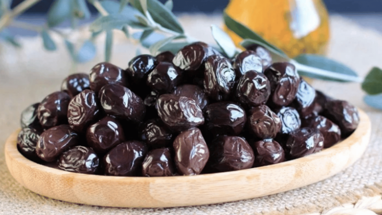 Foto - Hiçe sayan detaylar: Cam gibi parlayan siyah zeytinler aslında boya içeriyor