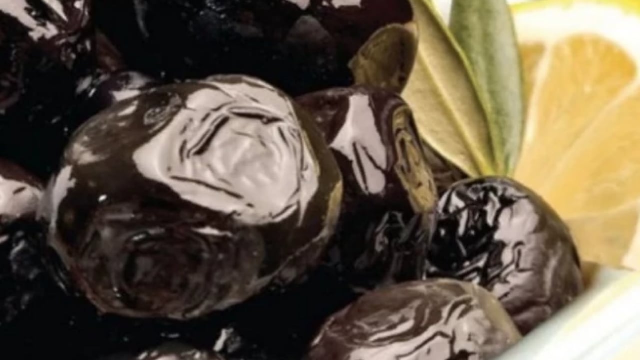 Foto - Hiçe sayan detaylar: Cam gibi parlayan siyah zeytinler aslında boya içeriyor