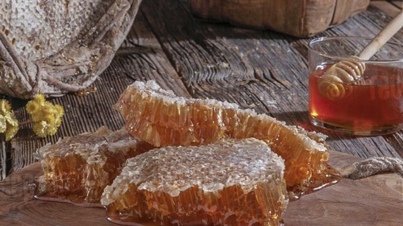 Foto - Hidroksimetil furfural adlı bir bileşik... Balı kahvaltıda mutlaka böyle tüketin!