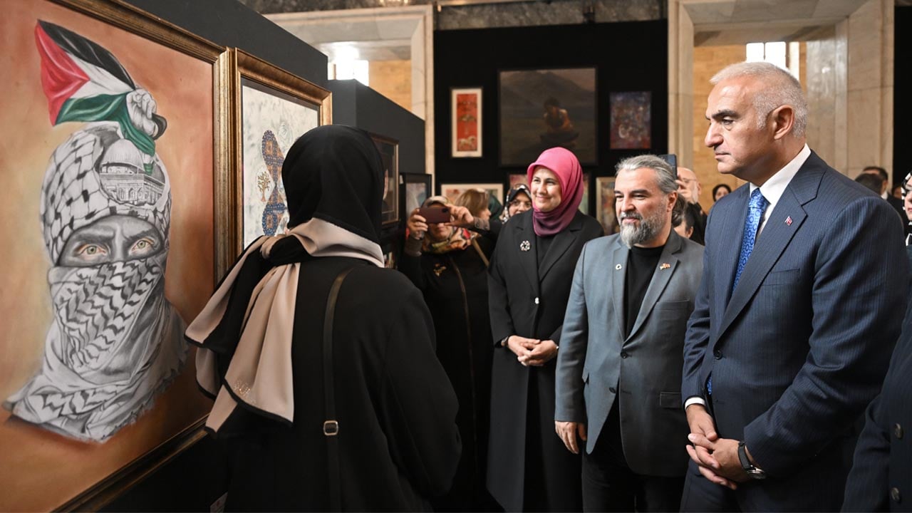 ‘Hilalin Işığında’: Meclis’teki Gazze sergisinden görüntüler