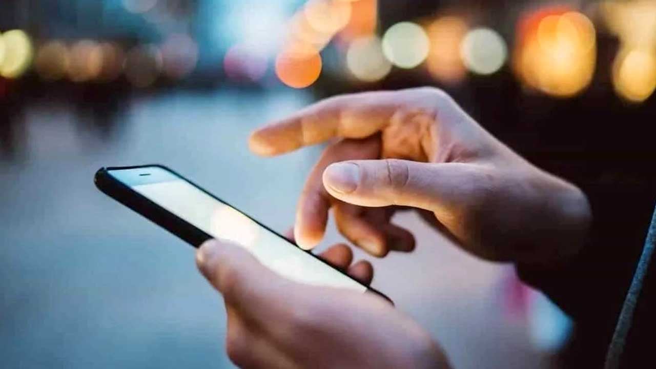 Foto - Hindistan hükümetinin kararı sosyal medyayı karıştırdı: Akıllı telefonlara siber zorunluluk