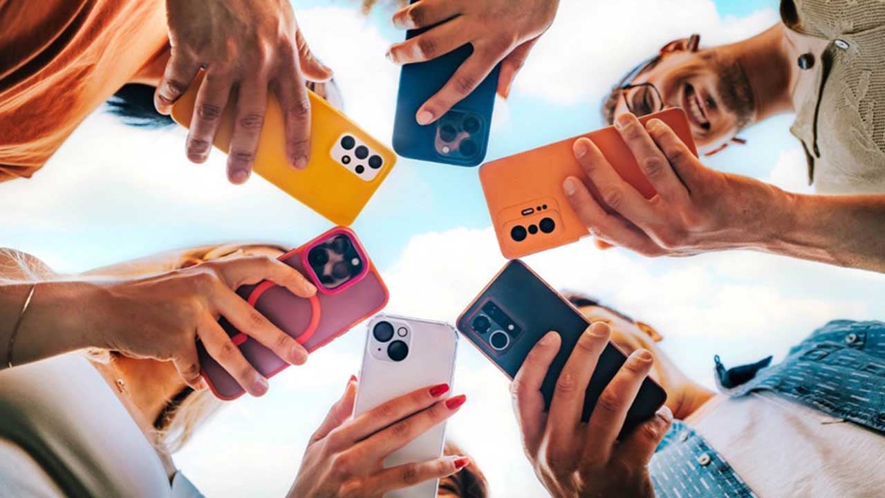 Foto - Hindistan hükümetinin kararı sosyal medyayı karıştırdı: Akıllı telefonlara siber zorunluluk