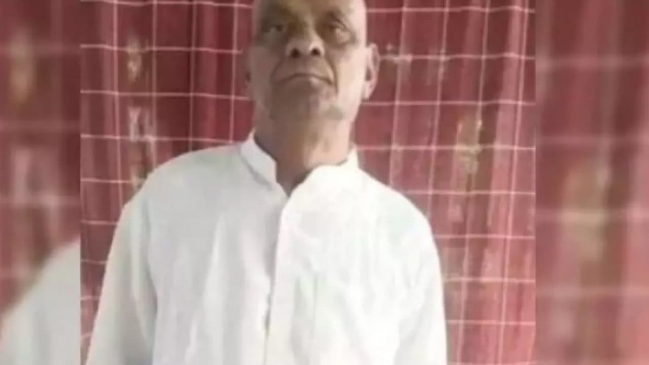 Cenaze sırasında bir anda ayağa kalktı! Törene gelenler neye uğradığını şaşırdı!