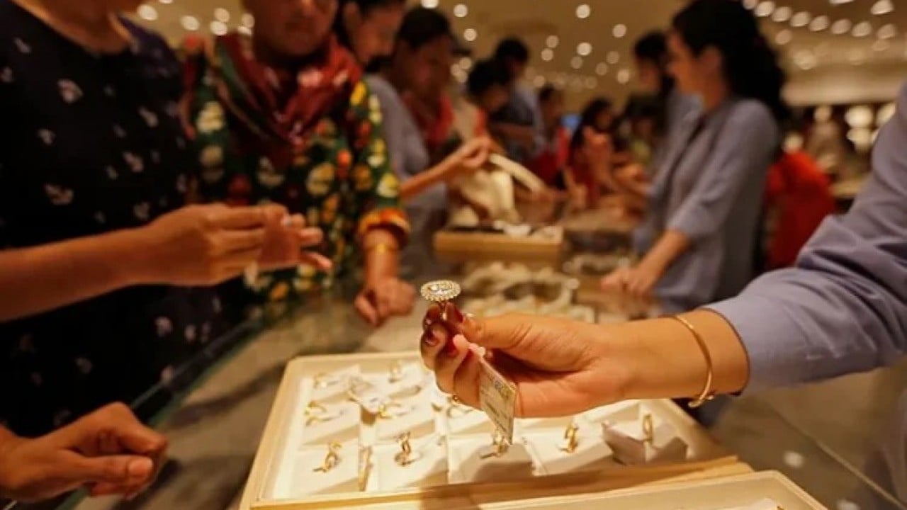 Foto - Hindistan'da kuyumcularda burka maske ve kask yasağı