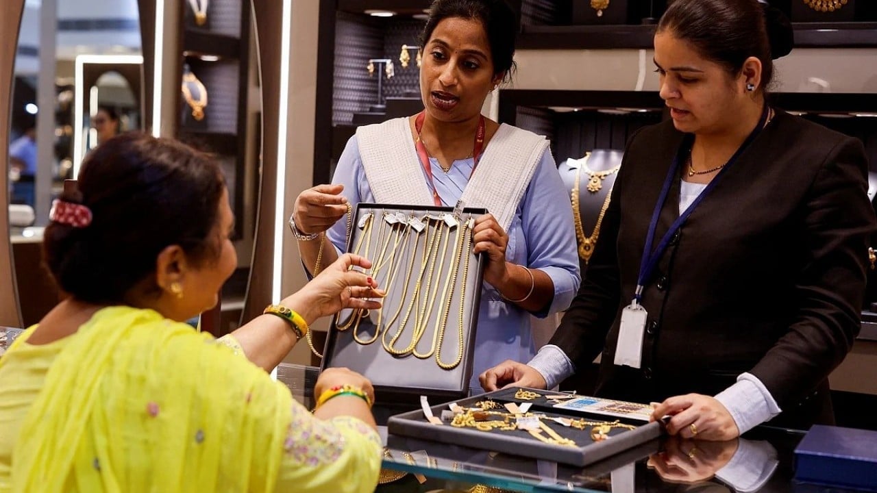 Foto - Hindistan'da kuyumcularda burka maske ve kask yasağı