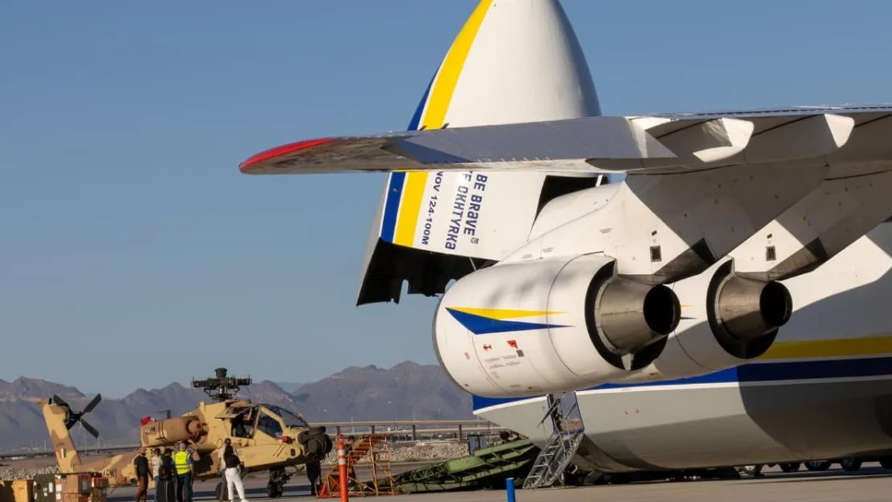 Foto - Hint basını haberde Türkiye'nin Hindistan'ı engellediğini yazdı! Skandala çevirdiği olay: 6 Adet Apaçi helikopteri