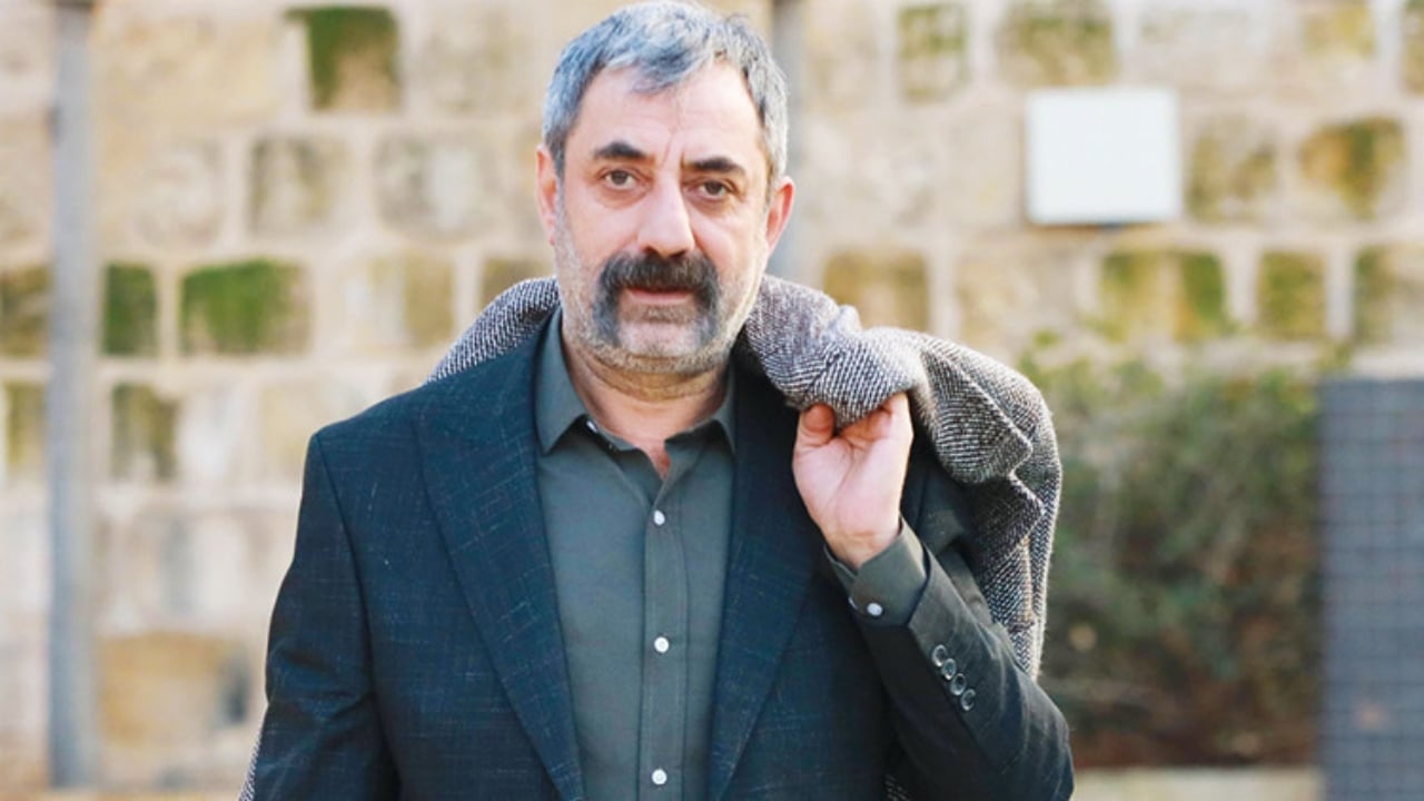 Foto - "Hıyarım var" diyene bir avuç tuz alıp koşuyorlar! Uzak Şehir oyuncusu da DEM Parti’nin kuyruğuna takıldı