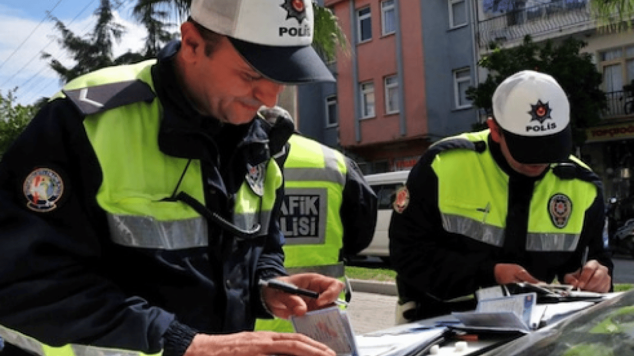 Foto - Hız sınırı toleransı kalkmıştı: Yeni cezaları duyanlar küçük dilini yuttu!