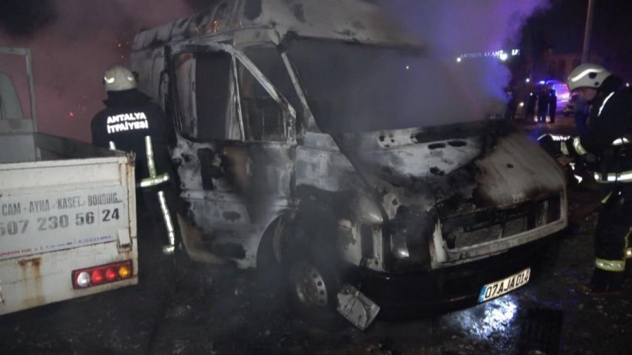 Foto - Hızlı kundakçı bulduğunu yaktı!