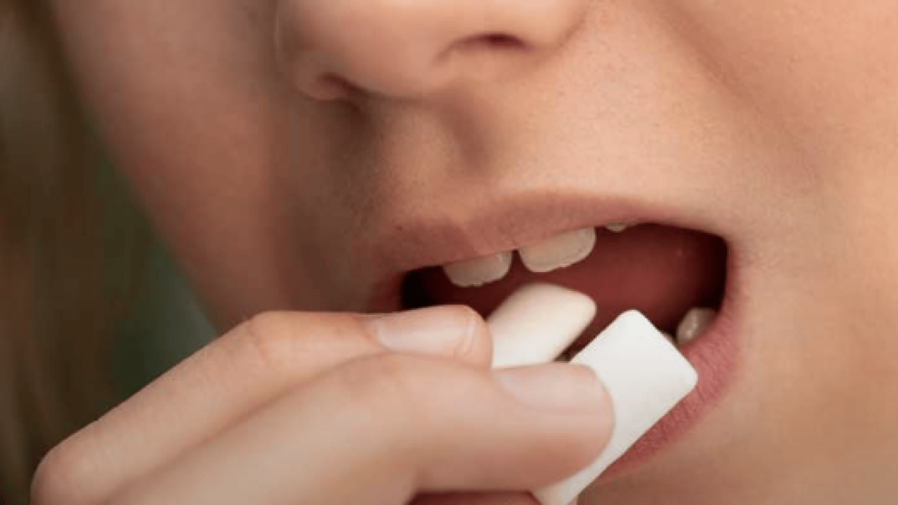 Hızlı tüketilen besinler öncesi... İftardan sonra sakız çiğnemenin 5 faydası