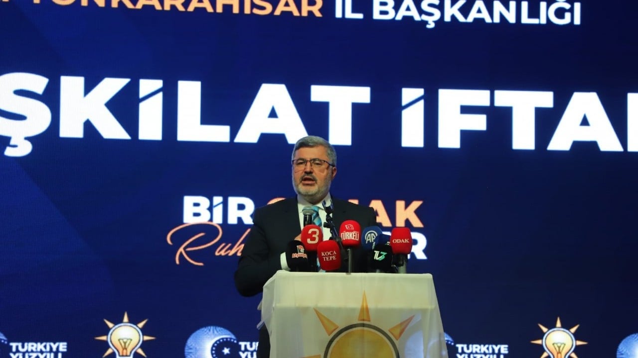 Foto - Bakan Göktaş ve beraberindeki AK Partililerden yoğun mesai