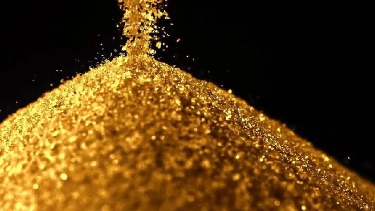 Foto - Hobi diye başladı, İstanbul’un göbeğinde saatte 2 gram altın çıkardı! Dereleri karış karış arıyor, haftada tam 13 gram buluyor