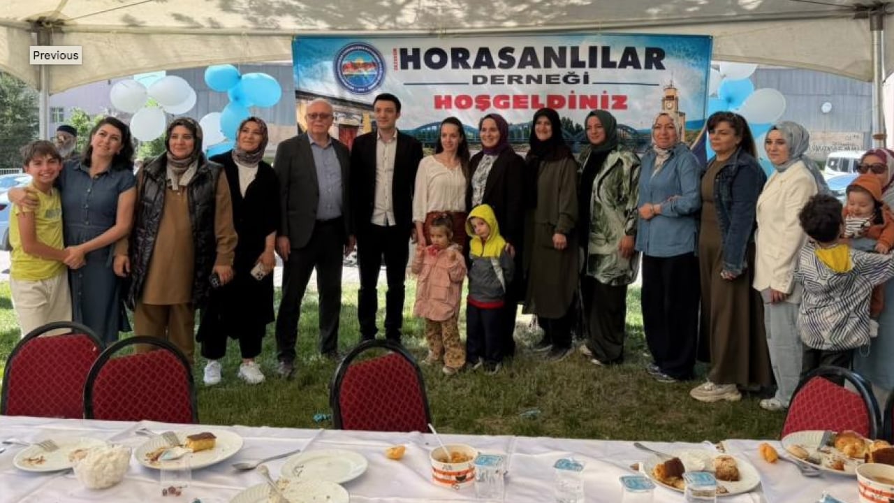 Horasan'da Muharrem ayı etkinliği: 'Bahçe bizden, bohça bizden'