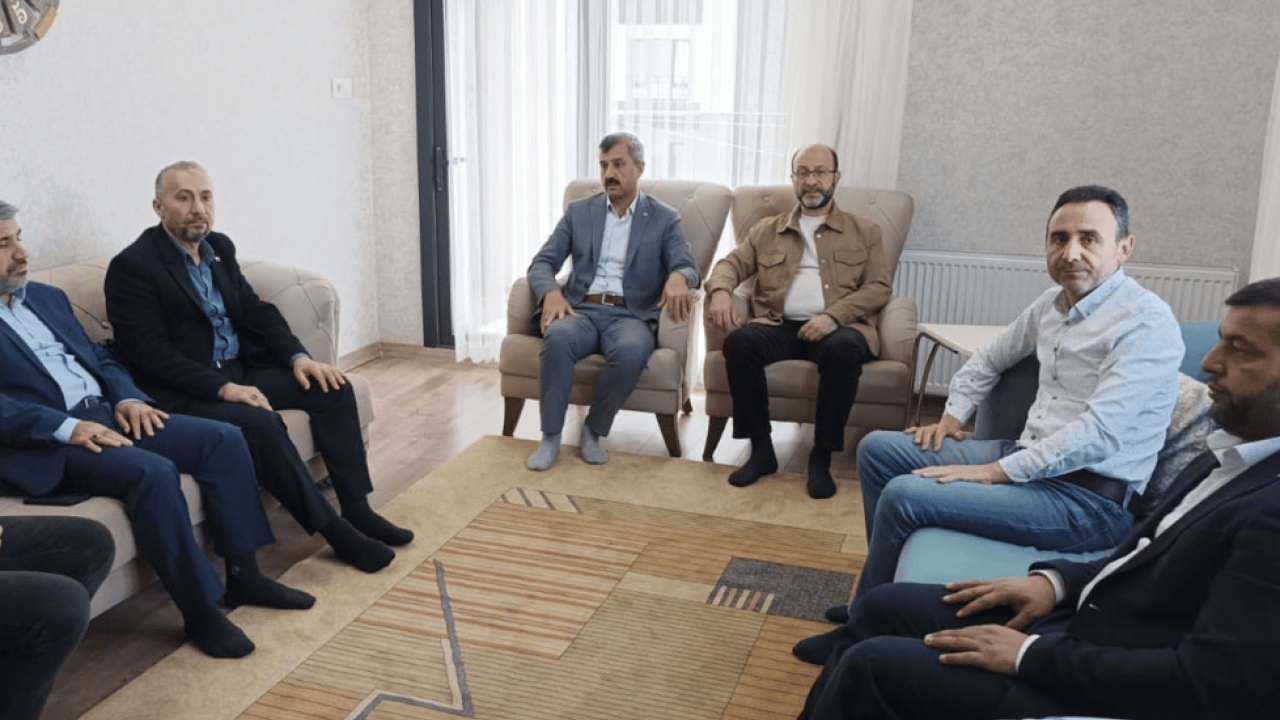 Foto - HÜDA PAR heyeti Siverek’te okul saldırısında yaralananları ziyaret etti