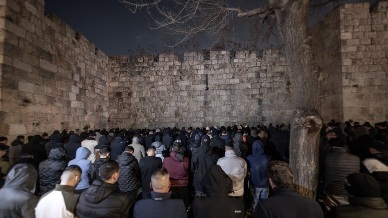 Foto - HÜDA PAR: Mescid-i Aksa’yı ibadete kapatmak İslam ümmetine karşı açık bir savaş ilanıdır