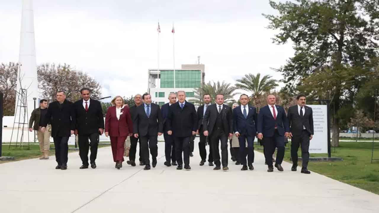 Foto - Hulusi Akar'dan dünyaya Kıbrıs mesajı