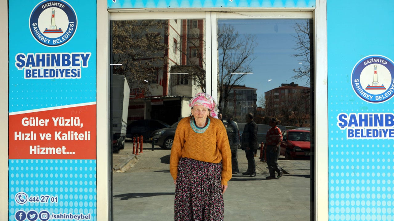 Foto - Hurdacı kadının hassasiyeti gözleri yaşarttı! Belediye kartını bakın ne yaptı