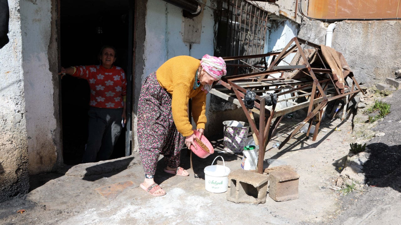 Foto - Hurdacı kadının hassasiyeti gözleri yaşarttı! Belediye kartını bakın ne yaptı