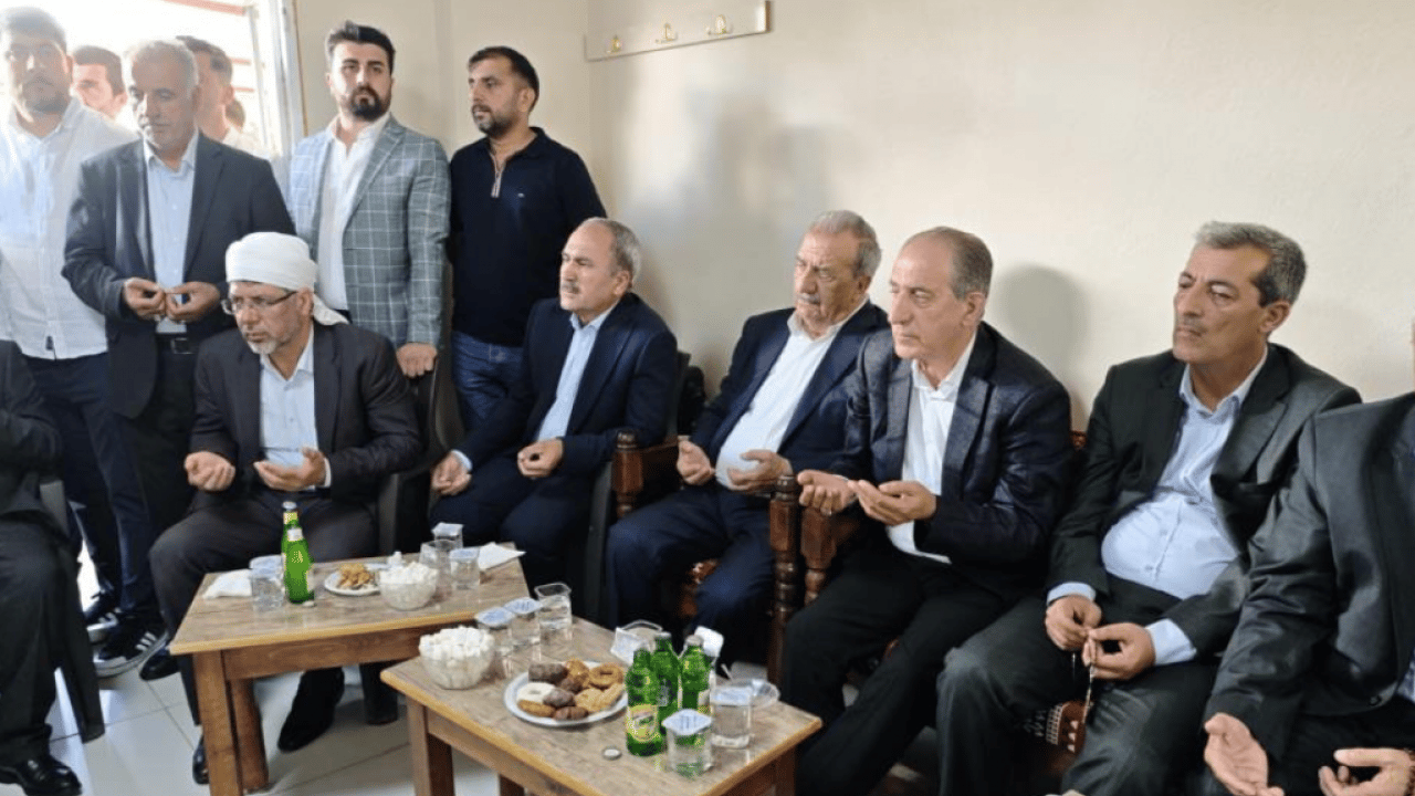 Foto - Husumetin yerini kardeşlik aldı