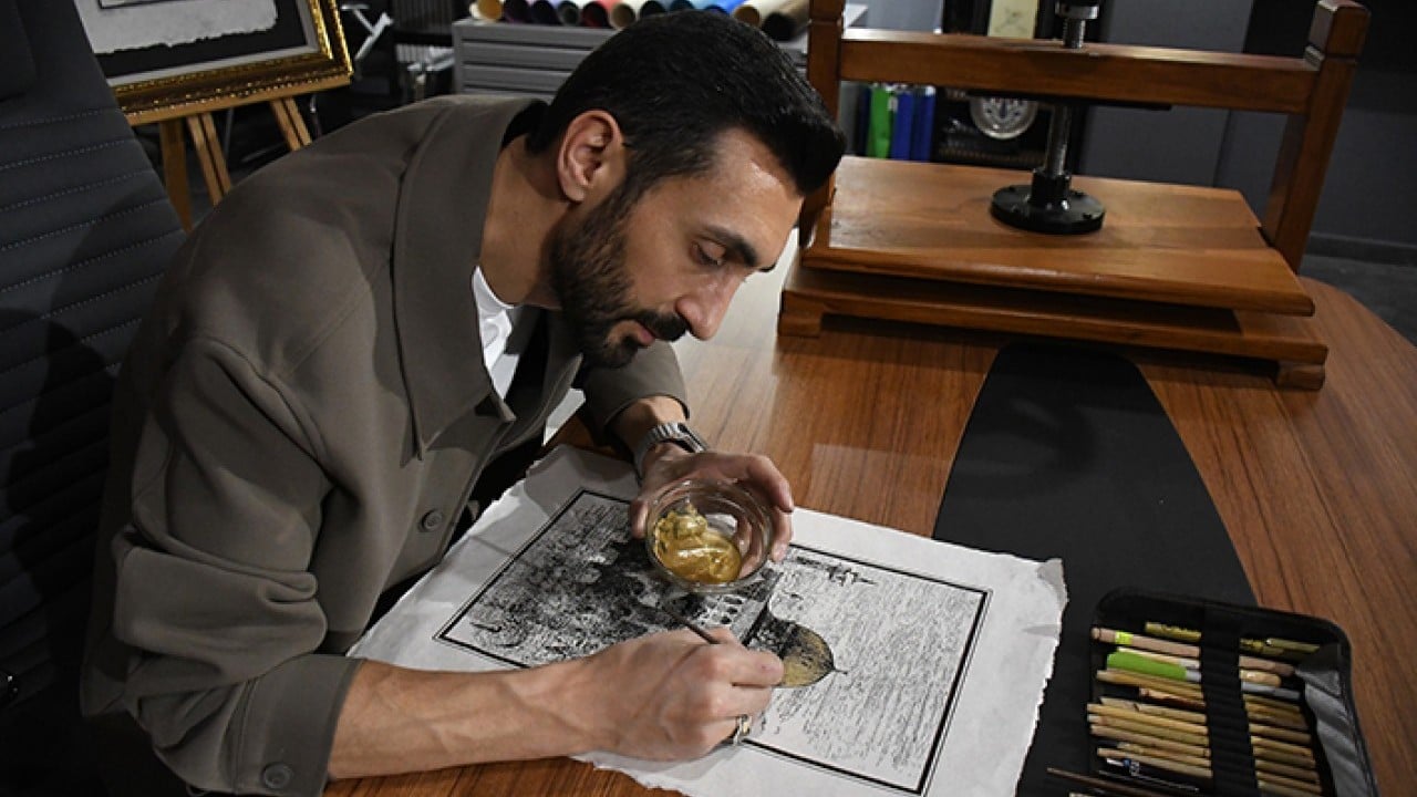 Foto - İbadete kapatılan Mescid-i Aksa'yı kağıda nakşediyor