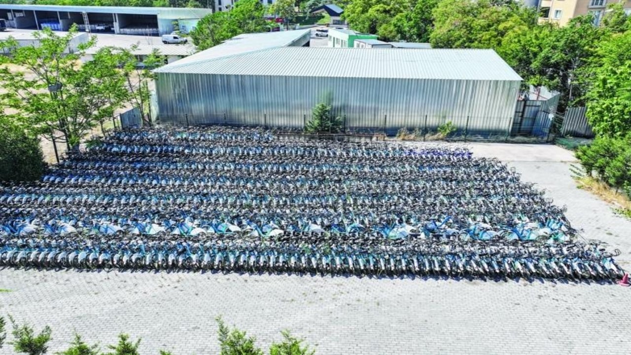 Foto - İBB depolarda göz göre göre çürüttü! İstanbullunun parası hurdaya döndü