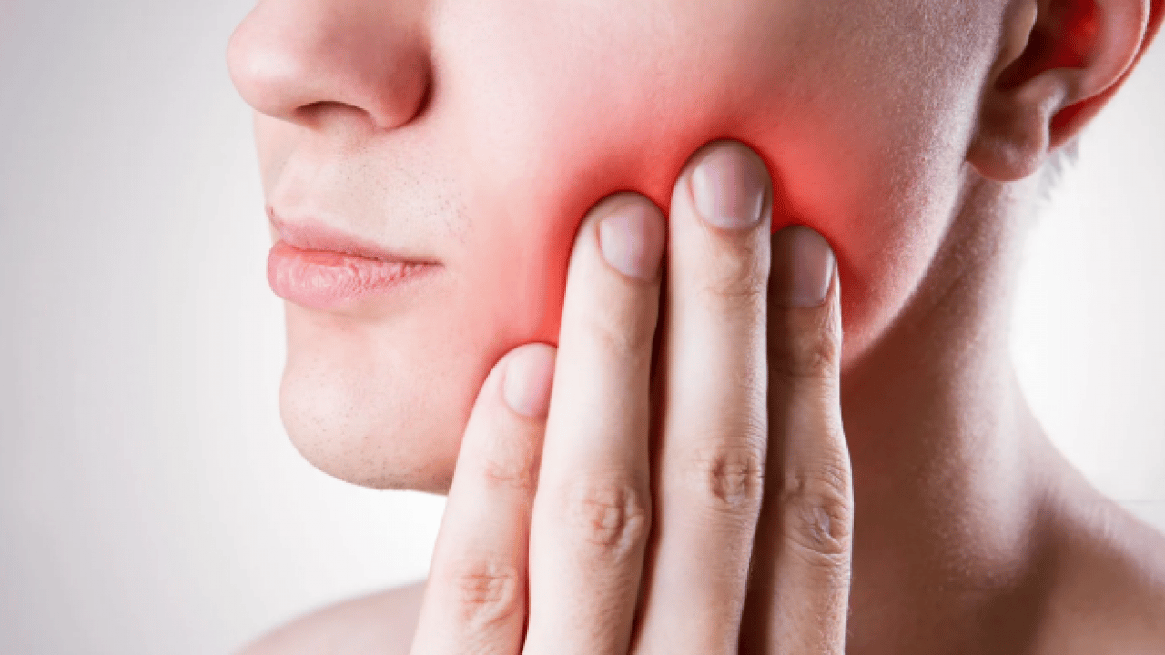 Foto - İbn-i Sina asırlar öncesinden taktiği vermiş: Bir kez sürünce diş ağrısı kesiliyor!