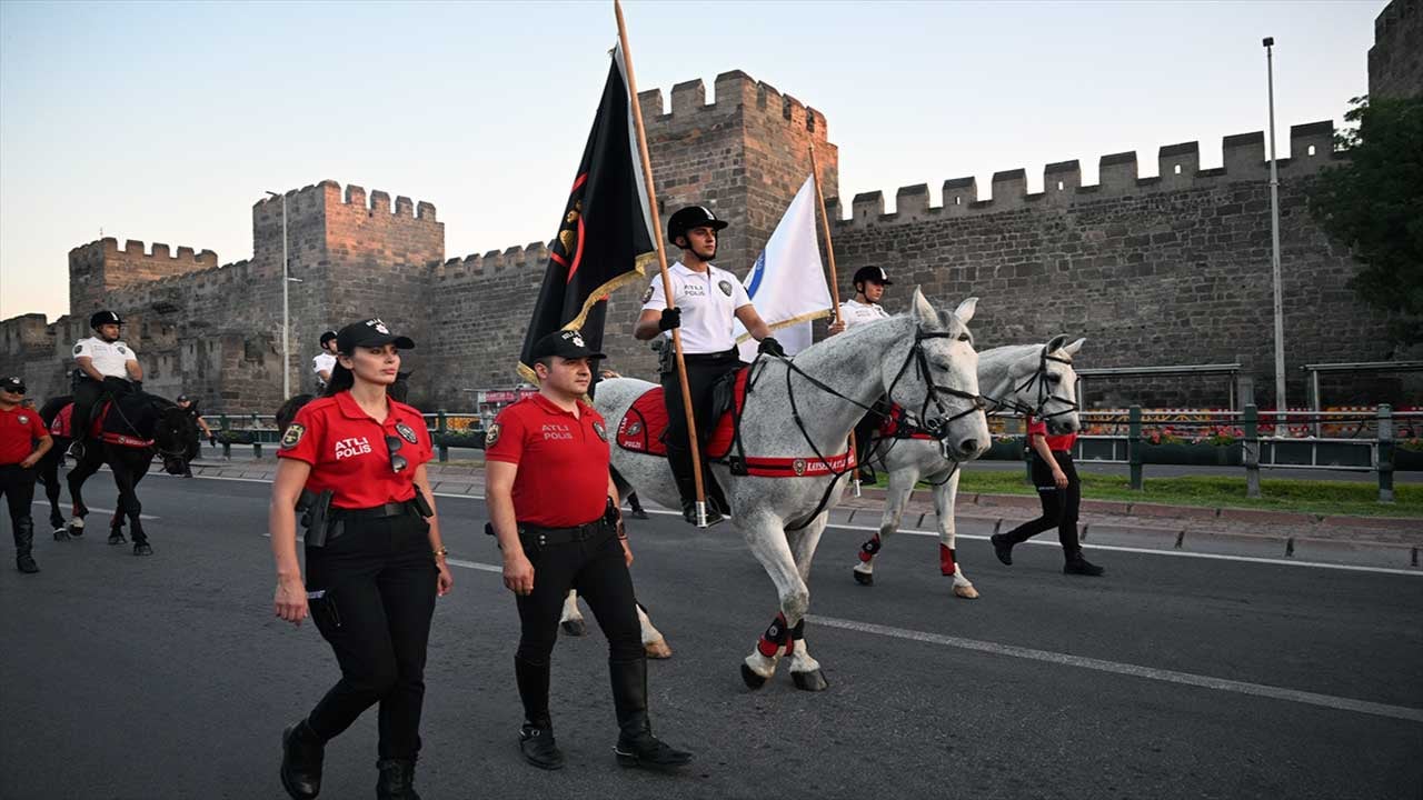 Foto - İç Anadolu’da 15 Temmuz ruhu! Vatandaşlar yoğun ilgi gösterdi