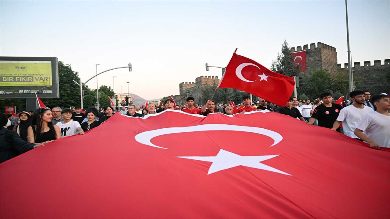 Foto - İç Anadolu’da 15 Temmuz ruhu! Vatandaşlar yoğun ilgi gösterdi