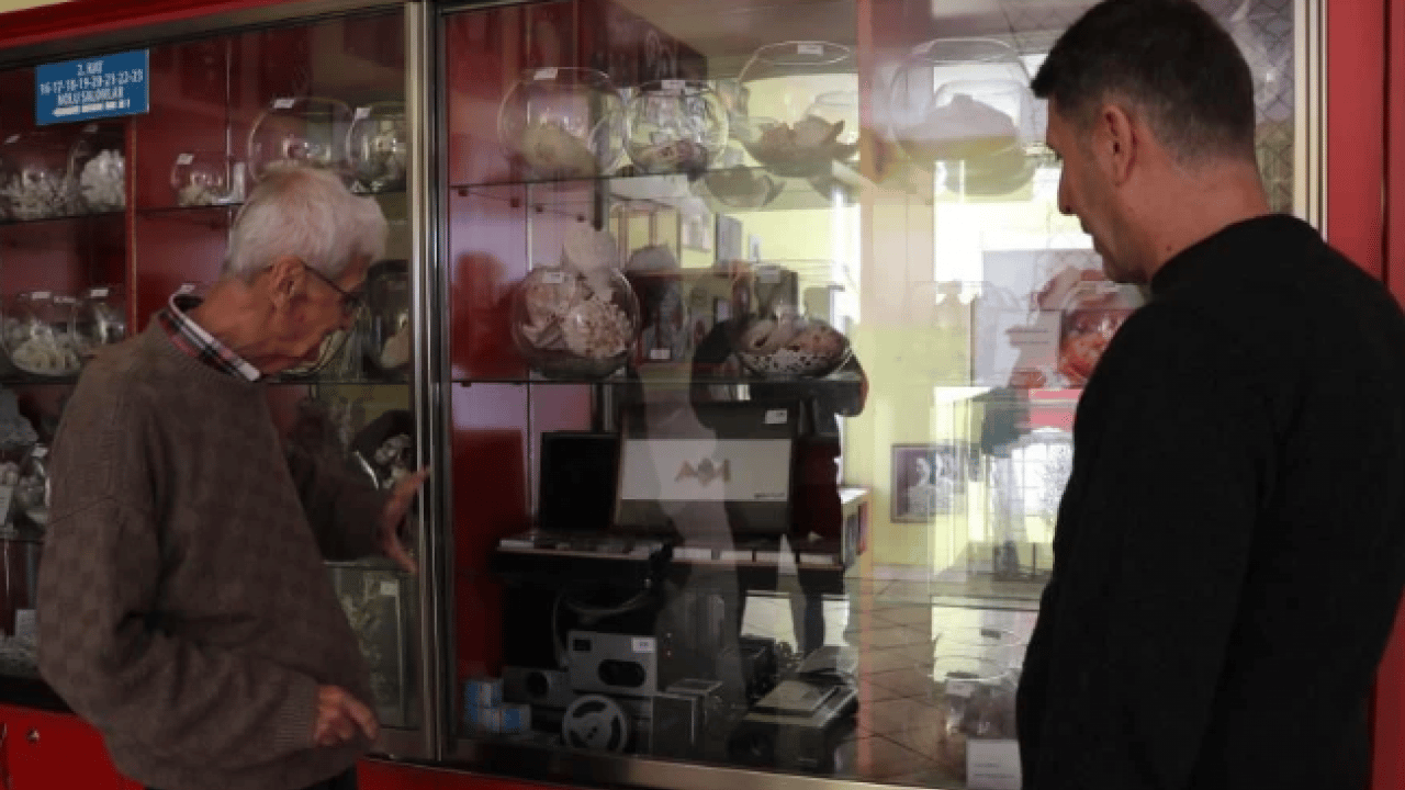 Foto - İçinden çıkanı görünce inanamadı! Yerde bulduğu yumurta hayatını değiştirdi