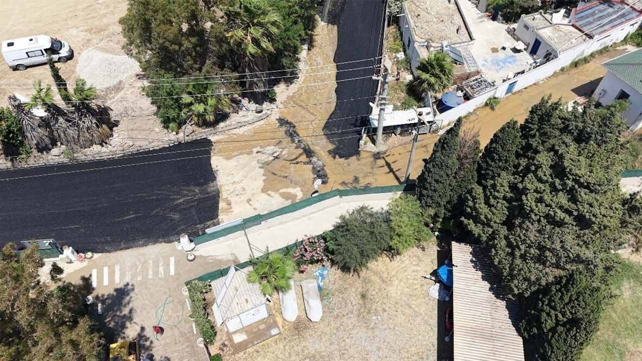 Foto - İçme suyu boruları patladı, tonlarca su boşa aktı! CHP'nin yönettiği ilçeden acı görüntüler