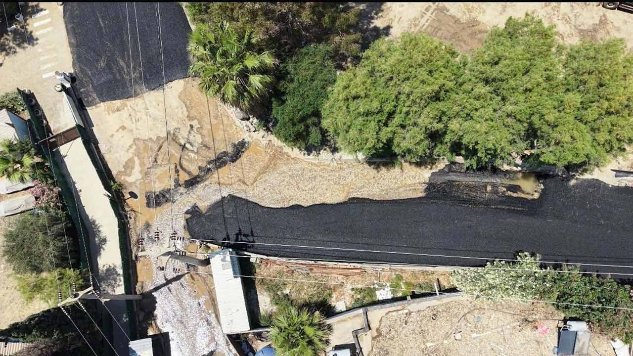 Foto - İçme suyu boruları patladı, tonlarca su boşa aktı! CHP'nin yönettiği ilçeden acı görüntüler