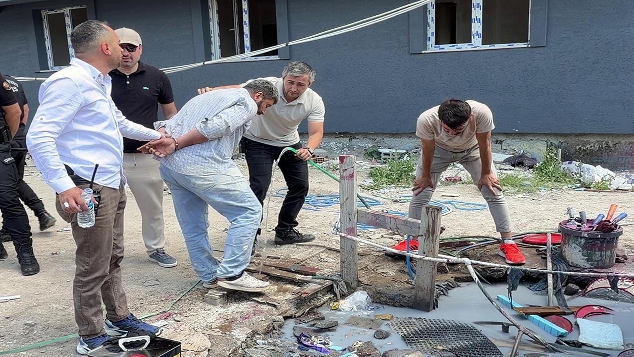 Foto - İcra baskınına işçilerden barikat! Polisin müdahale ettiği o anlarda ortalık savaş alanına döndü