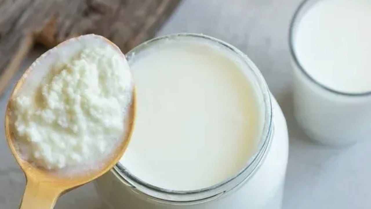 Foto - İdeal süt ısısı: Kaşığı döndürseniz de düşmüyor! İşte taş gibi yoğurt mayalamanın 40 yıllık sırrı