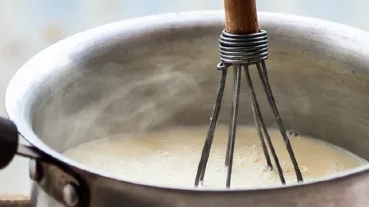 Foto - İdeal süt ısısı: Kaşığı döndürseniz de düşmüyor! İşte taş gibi yoğurt mayalamanın 40 yıllık sırrı